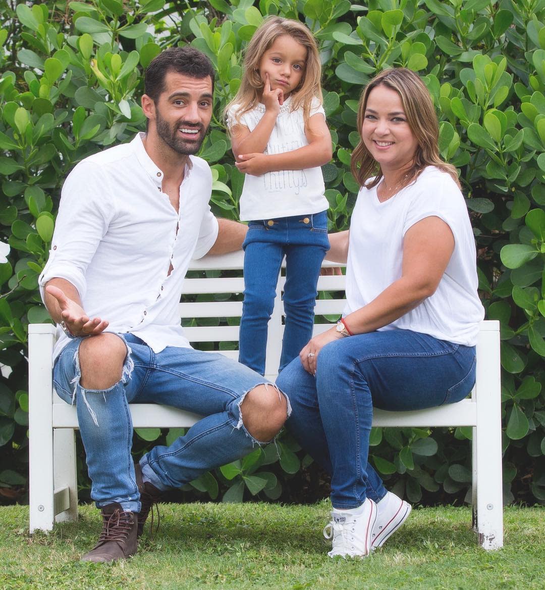 Toni Costa ha compartido esta foto junto a su mujer, Adamari López , y su hija Alaia<a href="https://www.instagram.com/tonicosta4/?hl=en" rel="nofollow noopener" target="_blank" data-ylk="slk:. Foto: Toni Costa/Instagram;elm:context_link;itc:0;sec:content-canvas" class="link ">. Foto: Toni Costa/Instagram</a>