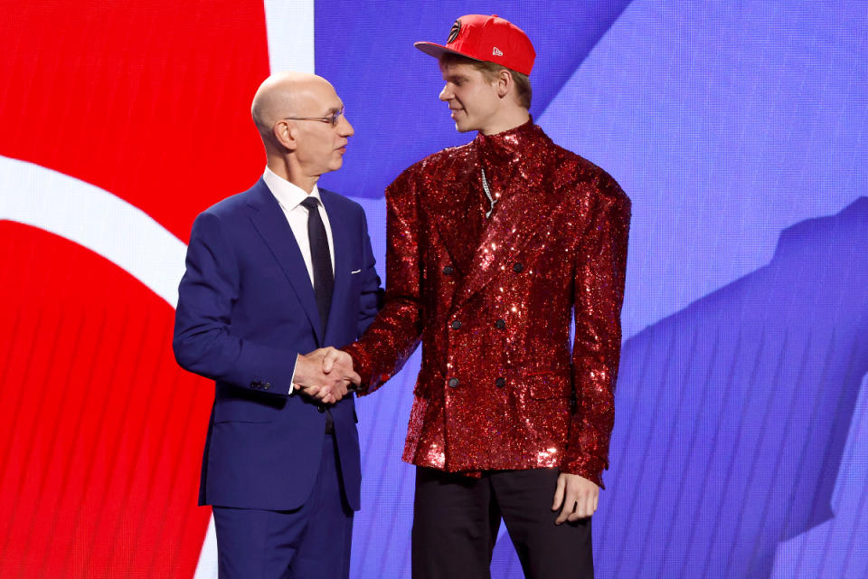 NEW YORK, NEW YORK - JUNE 22: Gradey Dick (R) poses with NBA commissioner Adam Silver (L) after being drafted 13th overall pick by the Toronto Raptors during the first round of the 2023 NBA Draft at Barclays Center on June 22, 2023 in the Brooklyn borough of New York City.
