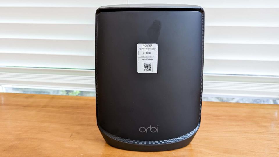 Orbi RBK863SB router on desk