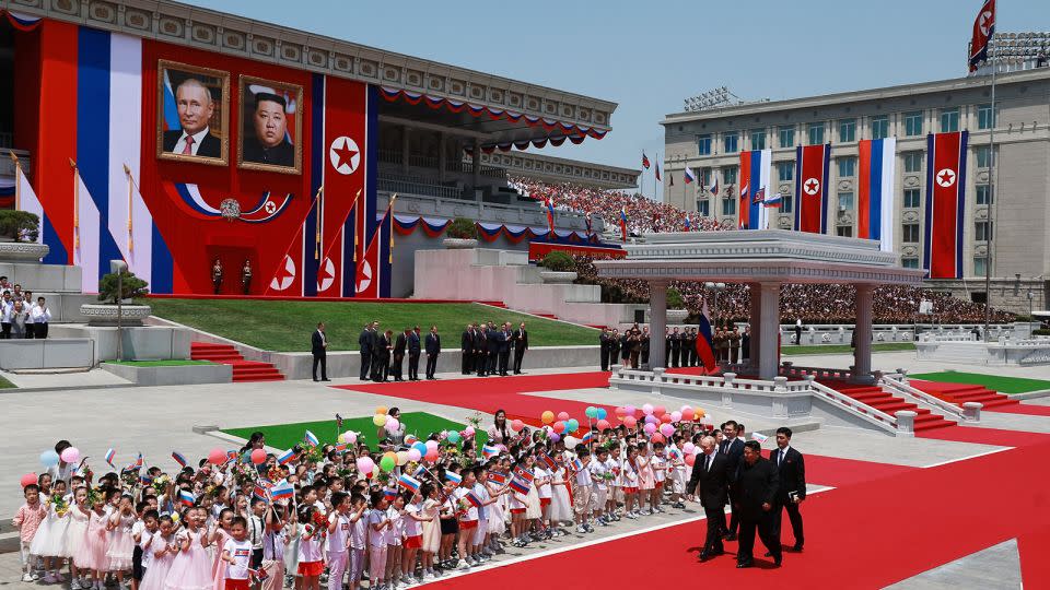 Russia's President Vladimir Putin and North Korea's leader Kim Jong Un attend an official welcoming ceremony at Kim Il Sung Square in Pyongyang, North Korea June 19, 2024. - Vladimir Smirnov/Sputnik/Pool/Reuters