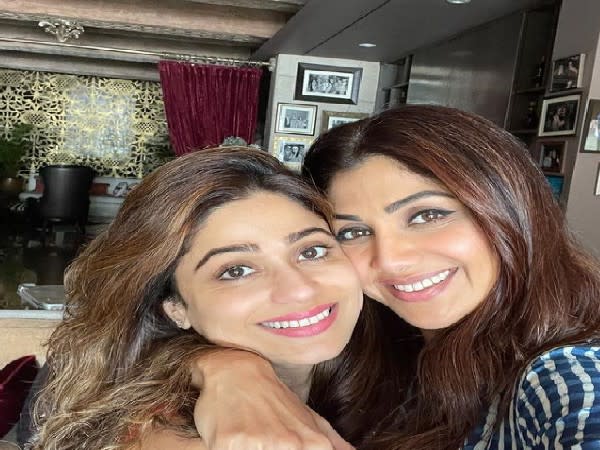 Shamita Shetty, Shilpa Shetty