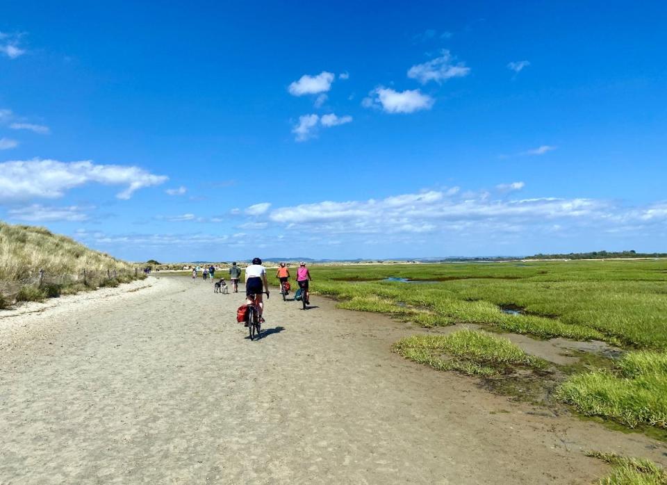 Katie Strick and friends arrive at West Wittering beach by bike (Katie Strick)