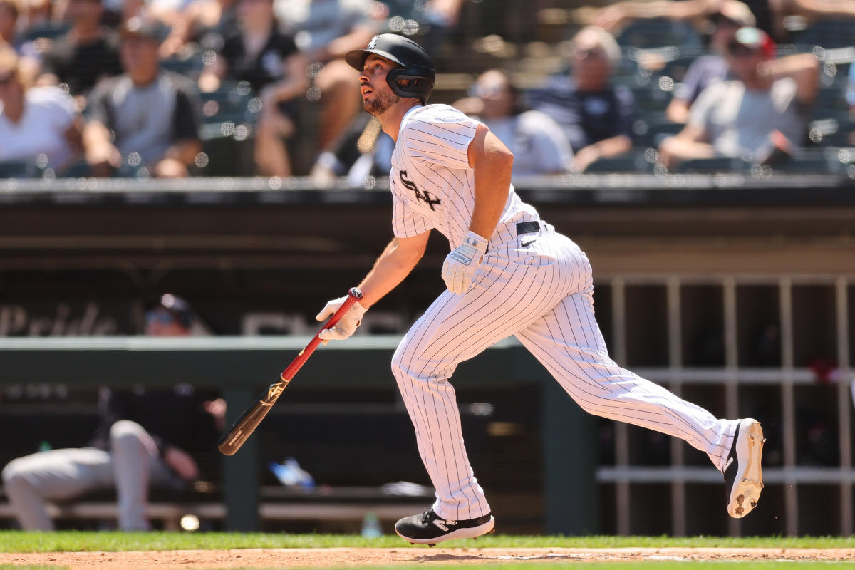 White Sox trade infielder Paul DeJong to Royals