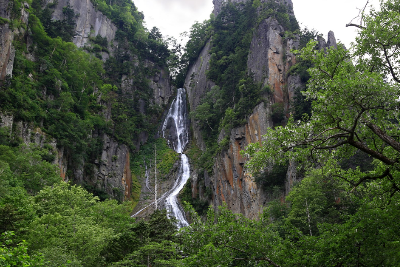 <cite>中正國中教育旅行的景點包含著名的銀河瀑布。（圖／翻攝自日本觀光局官網）</cite>