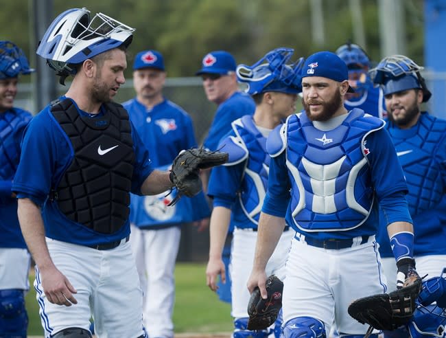 Jays to decide on catcher for R.A. Dickey after World Baseball