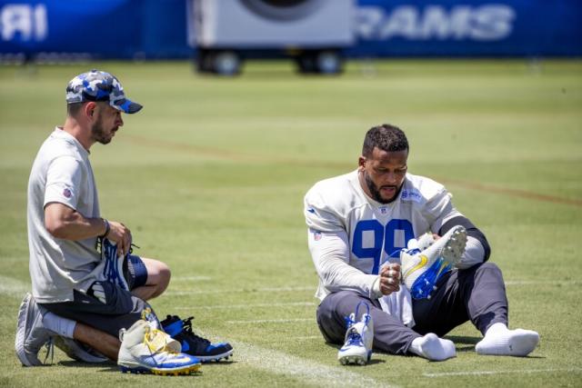 Even at 31, Rams' chiseled Aaron Donald flexes his body of work at training  camp