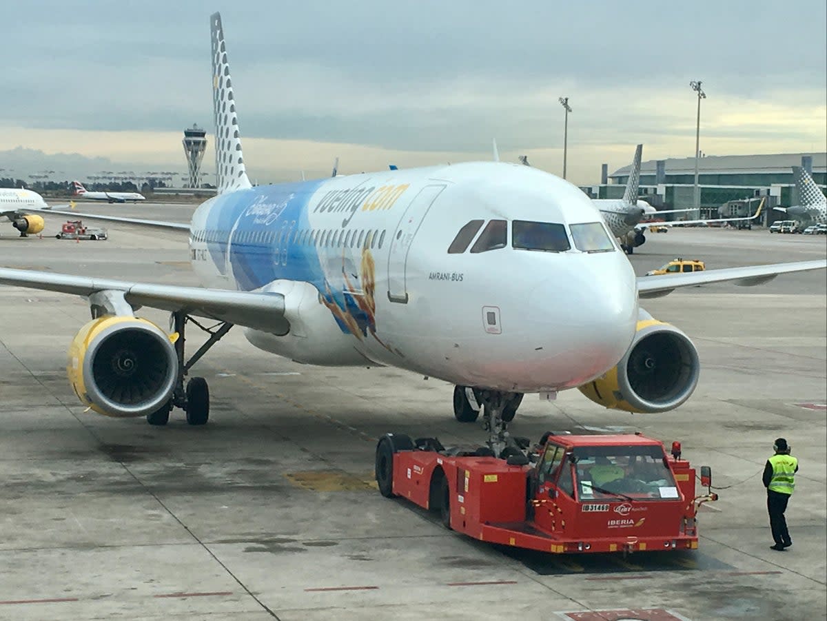 Full service: Vueling Airbus A320 at the airline’s main base in Barcelona (Simon Calder)