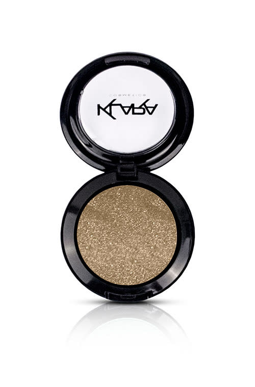 Champagne? Diamonds? Yes please darling! Klara Cosmetics Diamond Eyeshadow in Sparkling Champagne, $22, will ensure your eyelids are Buckingham Palace ready.