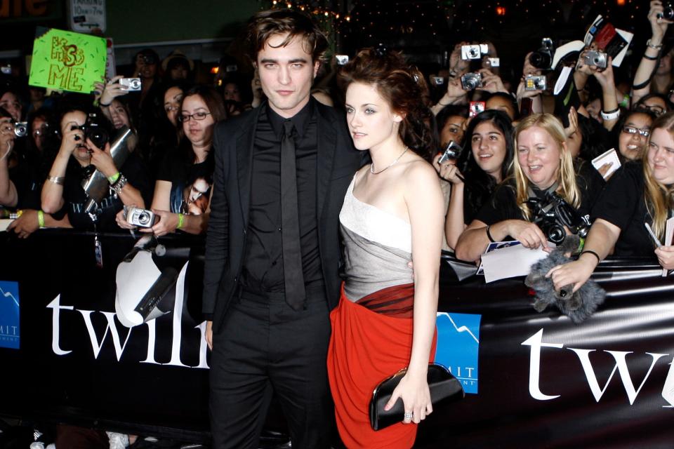 Robert Pattinson and Kristen Stewart on the red carpet