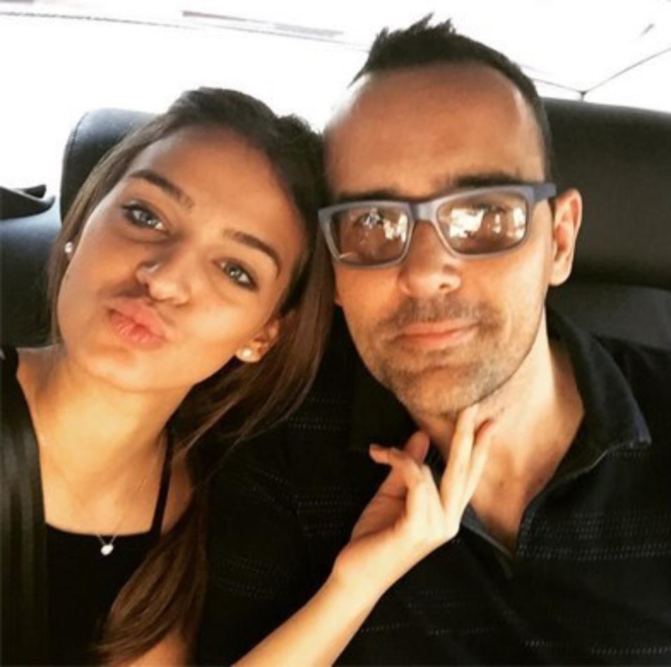 <p>Poco después iniciaba su relación con la que hoy es su esposa, la modelo Laura Escanes. El publicista confirmó con esta fotografía el romance, que en un principio causó un gran impacto, ya que ella es 26 años menor. (Foto: Instagram / <a rel="nofollow noopener" href="http://www.instagram.com/ristomejide/?hl=es" target="_blank" data-ylk="slk:@ristomejide;elm:context_link;itc:0;sec:content-canvas" class="link ">@ristomejide</a>). </p>