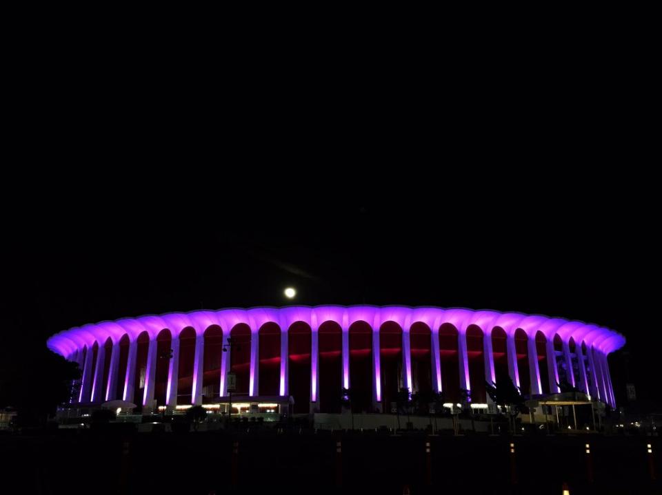 Nach dem Tod von Prince: Die Welt leuchtet in "Purple Rain"