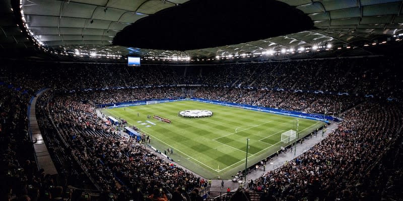 Das Volksparkstadion war auch am Champions-League-Abend prall gefüllt.<span class="copyright">Bild: Twitter/HSV</span>