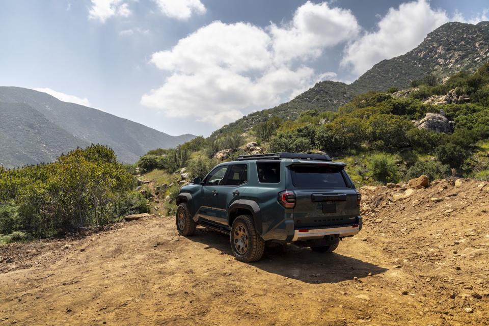 2025 toyota 4runner trailhunter