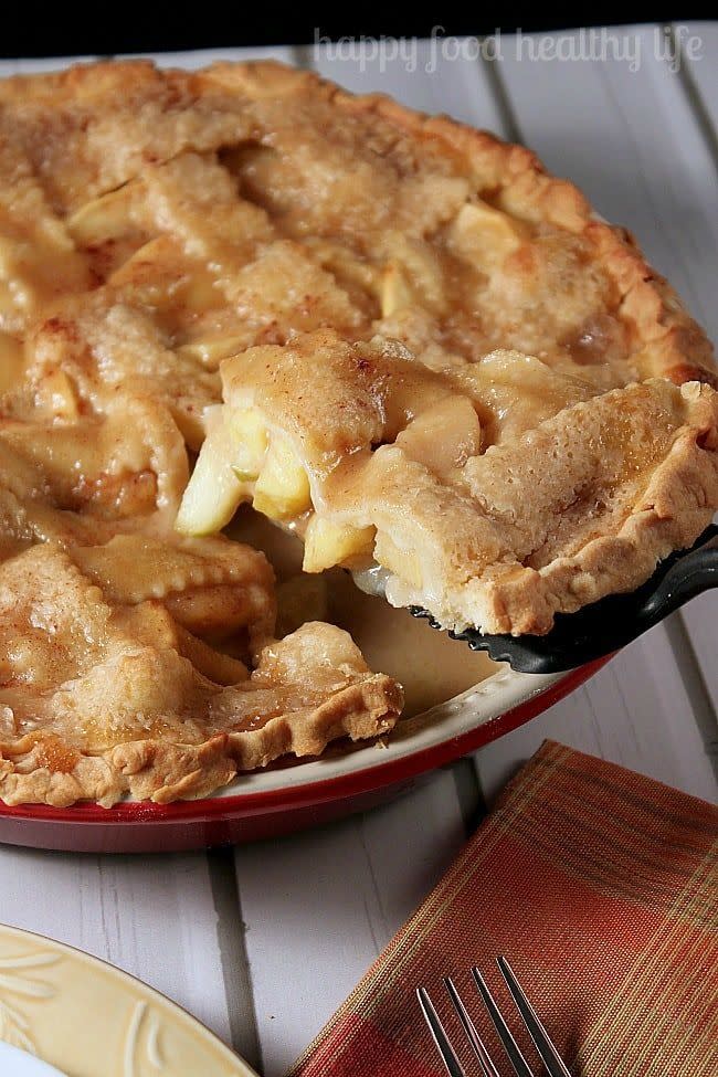 Homemade Caramel Apple Pie