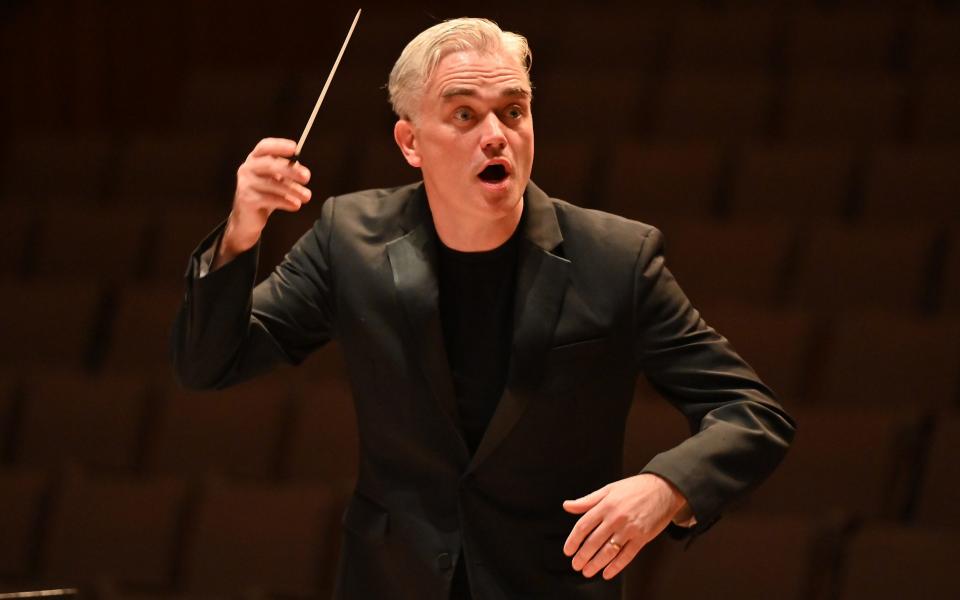 London Philharmonic conductor Edward Gardner in 2021