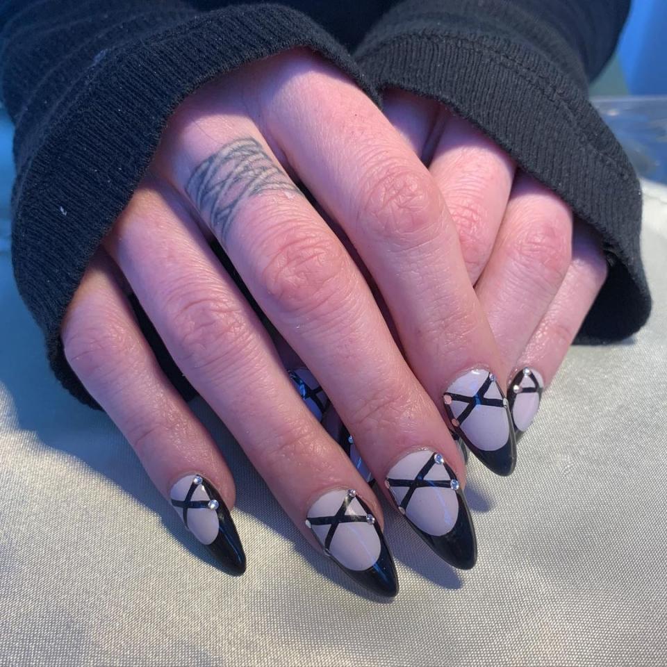Corset Nails