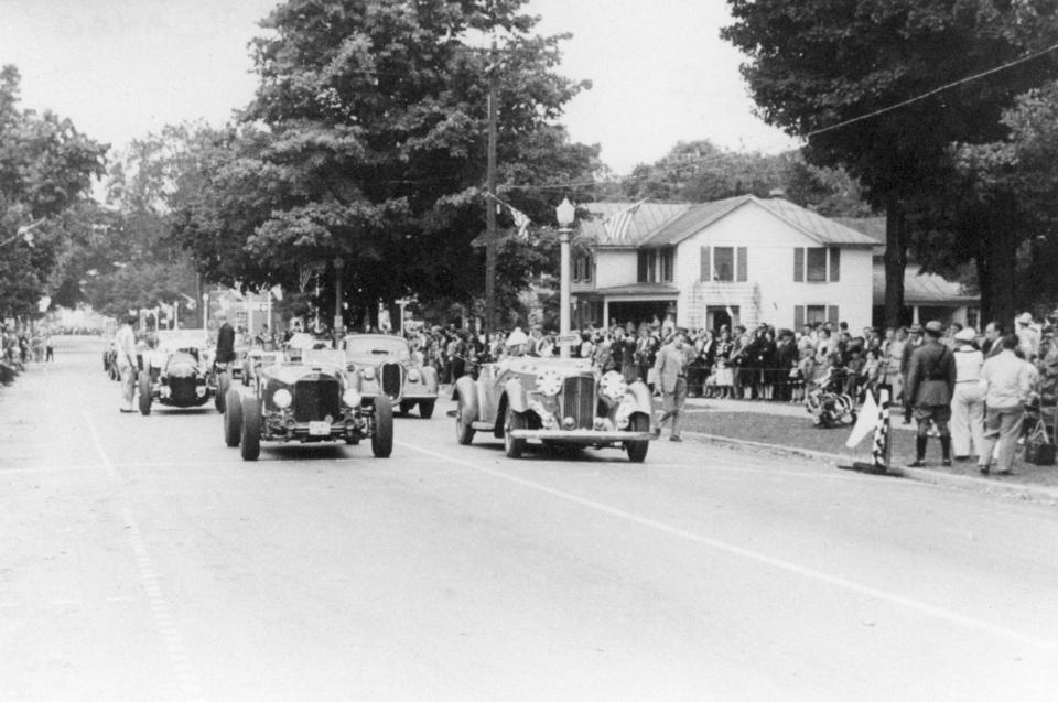 Franklin Street looking north before the start of th 1948 Watkins Glen Grand Prix. Winner Frank Griswold's car, a 1938 Alfa Romeo, is on the right in the second row.