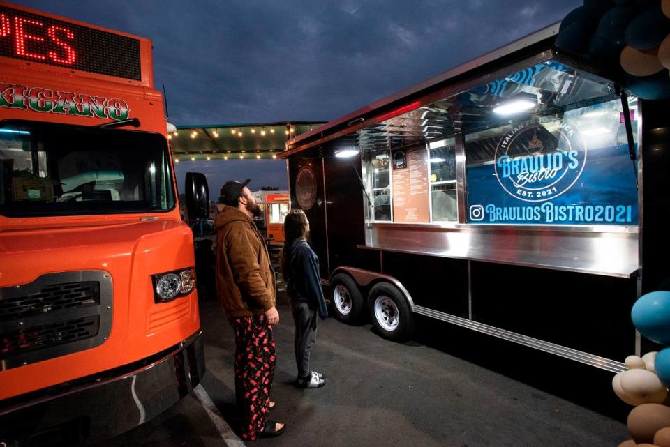 Italian food truck Braulio’s Bistro at Grub Hubs food truck court in Modesto ,Calif., on Thursday, Nov. 18, 2021.