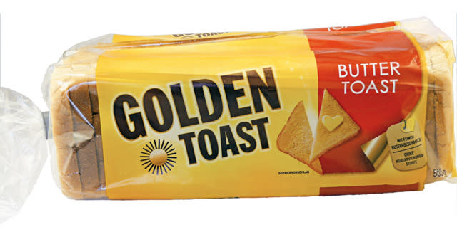 <b>Marken-Toast</b><br><br> Die beliebten weichen Brotscheiben: Zu welchem Hersteller greifen Sie? Beim Discounter kostet das Markenprodukt Golden Toast von Lieken 1,19 Euro, hergestellt von der Kornmark GmbH. Sie möchten gern weniger zahlen? Dann klicken Sie weiter. Im nächsten Bild erfahren Sie welche No-Name-Produkte aus derselben Backstube stammen. (Bild: Frank Flamme)