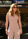 <b>2. Jennifer Lopez</b><br> J’Lo gained over 50 pounds while she was pregnant. She thoroughly enjoyed the9-month ride binging on her favourites, but yes, she was also smart enough to cut them all down after the birth of her twins. Through the help of a meal plan and constant exercise, the singer was able to slim down to her original size.