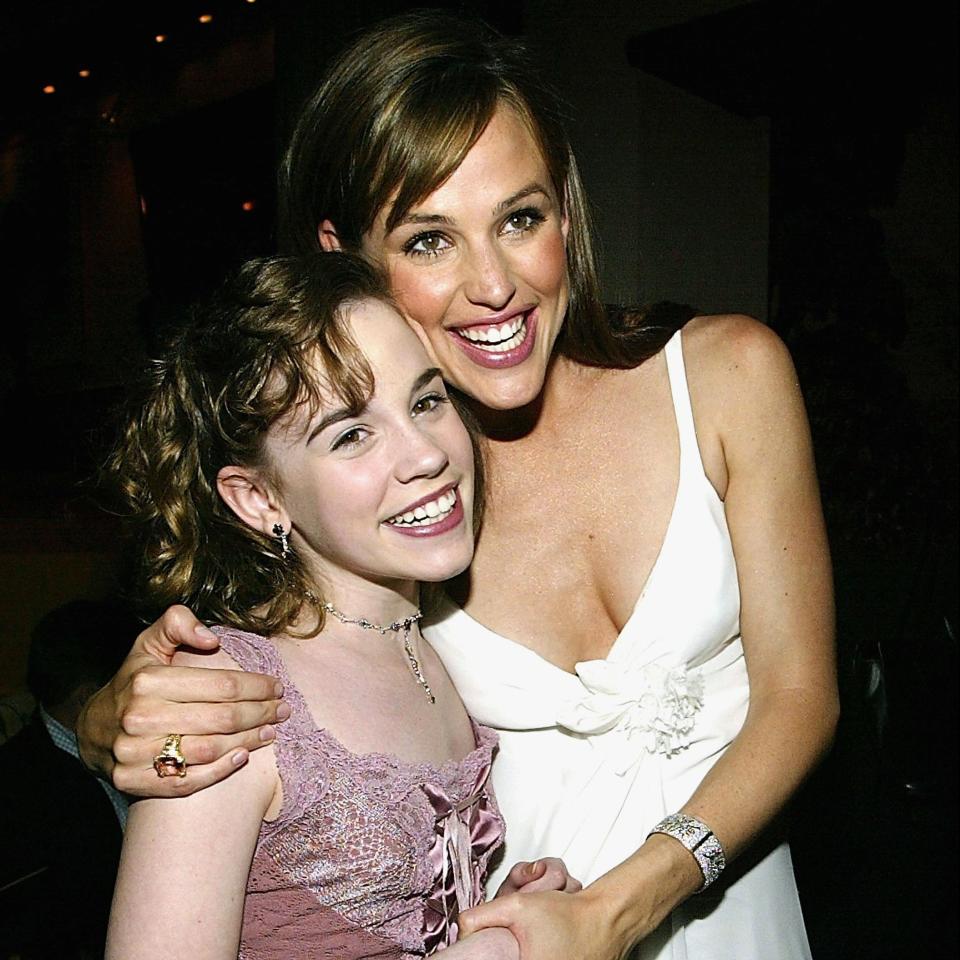 Christa Allen and Jennifer Garner, 2004