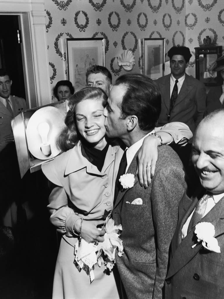 Humphrey Bacall weddingkisses