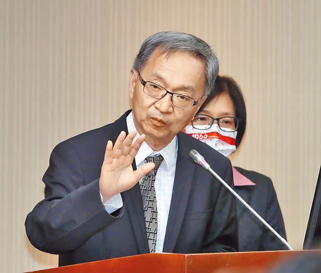 安樂死合法化獲得台灣社會高度支持，衛福部長薛瑞元不認同，回應「就我個人，絕對不會去當這種醫師」。（本報資料照片）