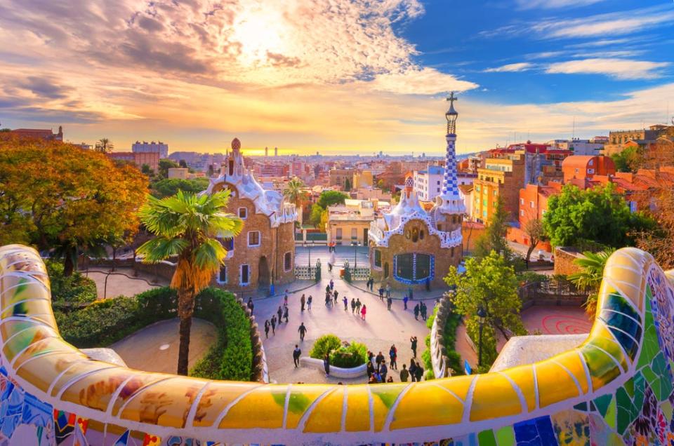 Park Guell (Shutterstock / Georgios Tsichlis)