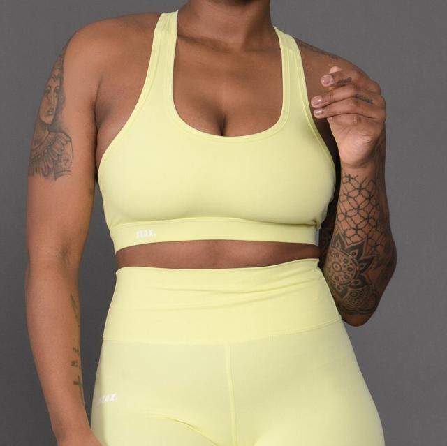 Figure-Flattering Activewear : STAX