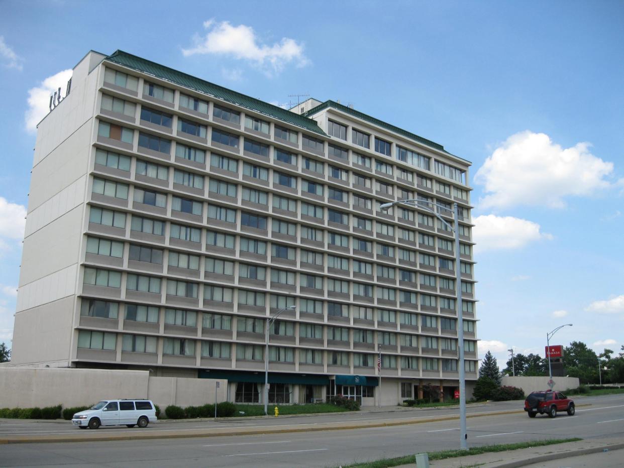 The Quality Inn and Suites at 800 W. Eighth St. opened as a Holiday Inn in 1964, becoming a Ramada Inn location in 2003 and a Quality Inn in 2008. Lucy in the Sky, on its 12th floor, was once a popular disco. The venue was originally Top O' the Inn, with Lair of the Little Foxes cocktail lounge.