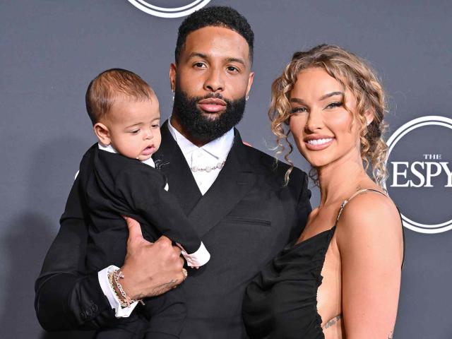 Odell Beckham Jr. Kisses Pregnant Girlfriend's Baby Bump at Super Bowl