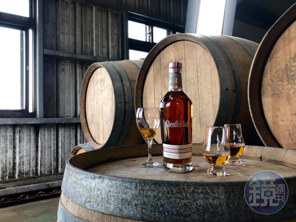 格蘭菲迪「台灣精神」埔桃酒風味桶單一麥芽威士忌限量300瓶。