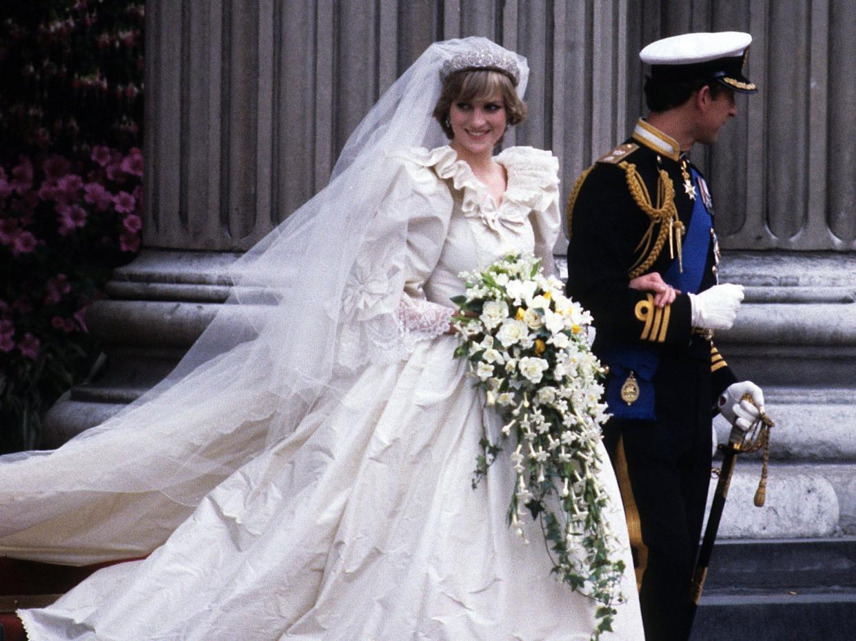 Princess Diana's wedding dress was noticeably wrinkled.