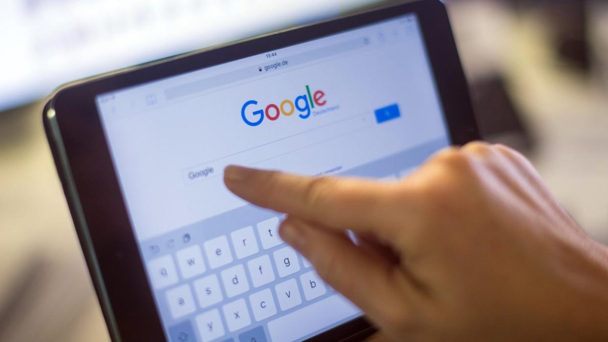 Der BGH entscheidet erstmals zu zwei Klagen gegen Google zum «Recht auf Vergessenwerden» im Internet auf Basis der europäischen Datenschutz-Grundverordnung.