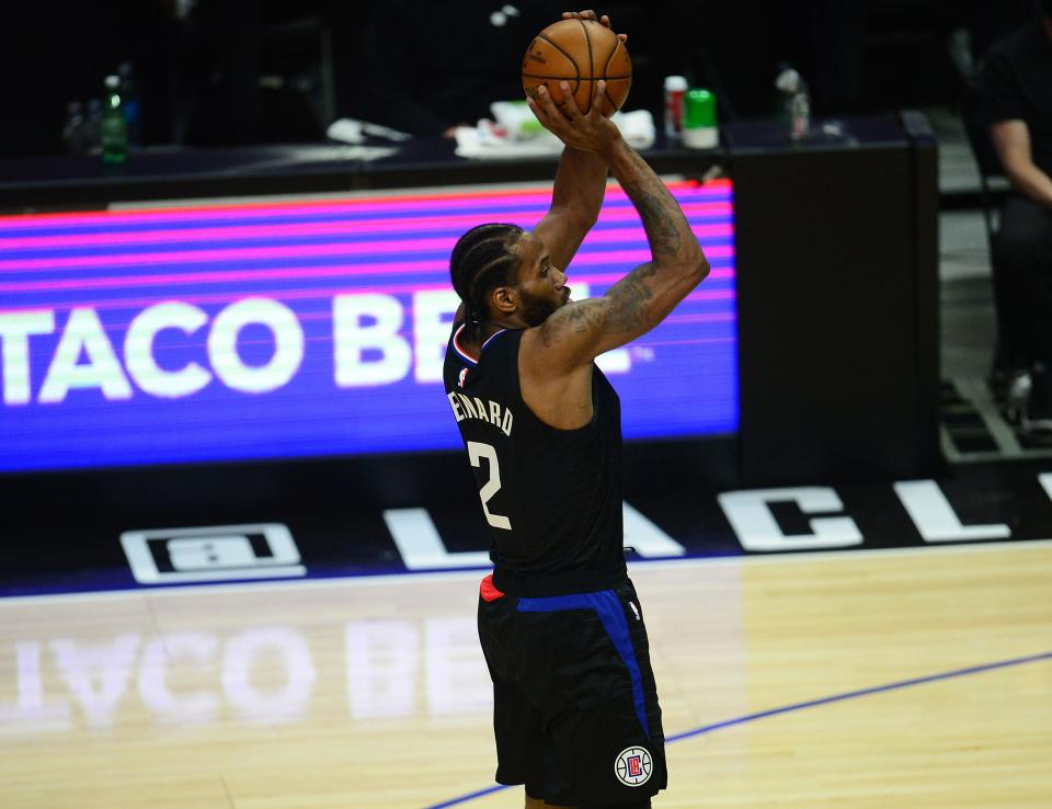 Los Angeles Clippers forward Kawhi Leonard shoots against the Utah Jazz in Game 4 of the second round.