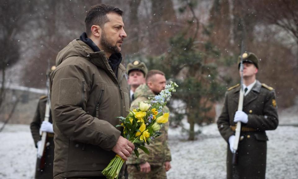 President Volodymyr Zelenskiy lays flowers to honour 500 cadets who died defending Kyiv at the Battle of Kruty in 1918