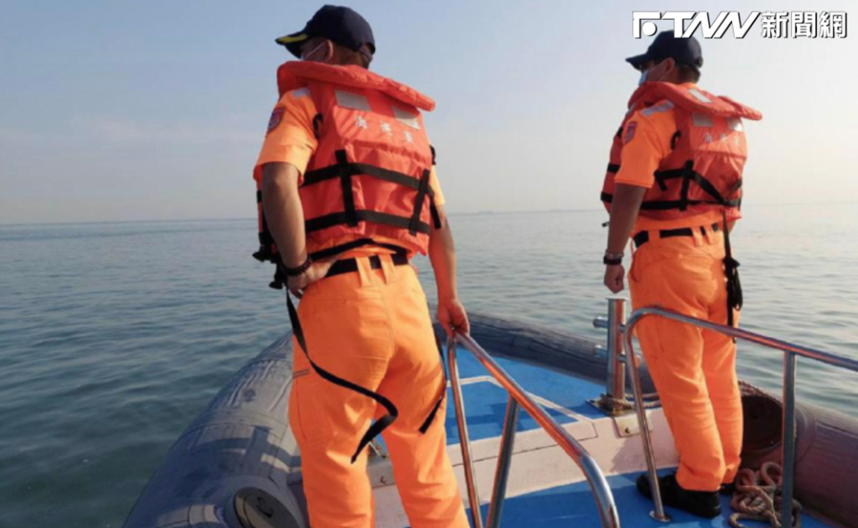 中國漁船在金門海域翻覆釀二死，金防部澄清「共軍要求登島搜尋遭拒」的傳言。（圖／翻攝畫面）