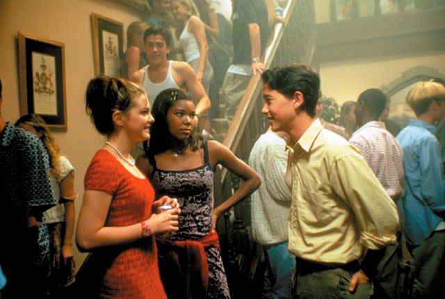 Everett Collection From left: Larisa Oleynik, Gabrielle Union, and Joseph Gordon-Levitt in ’10 Things I Hate About You’