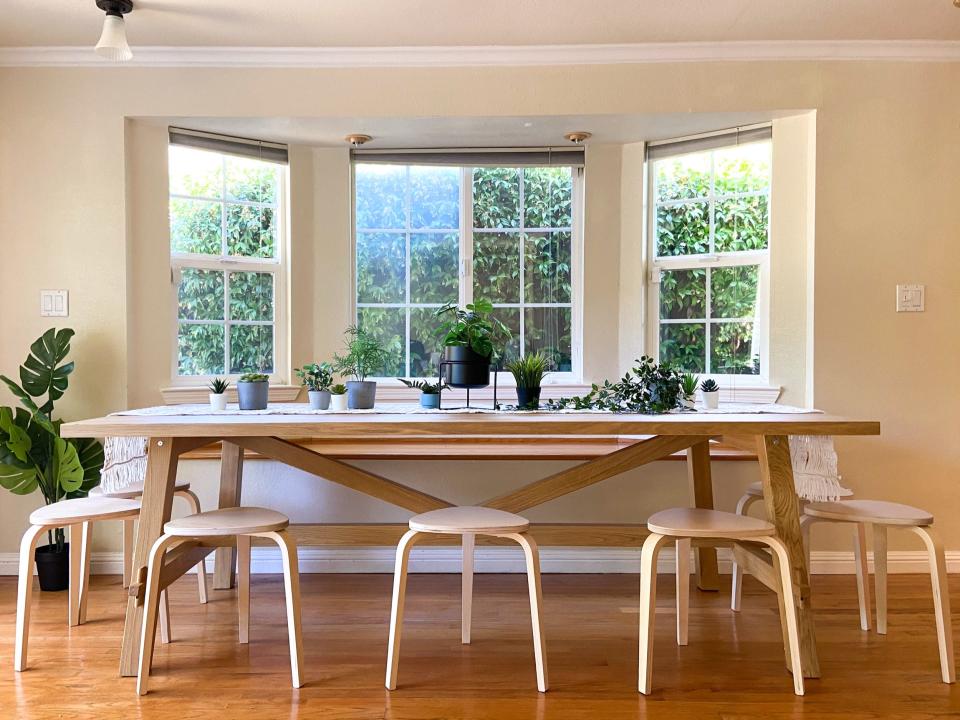 The dining table of the Brownstone Shared Housing home in Palo Alto