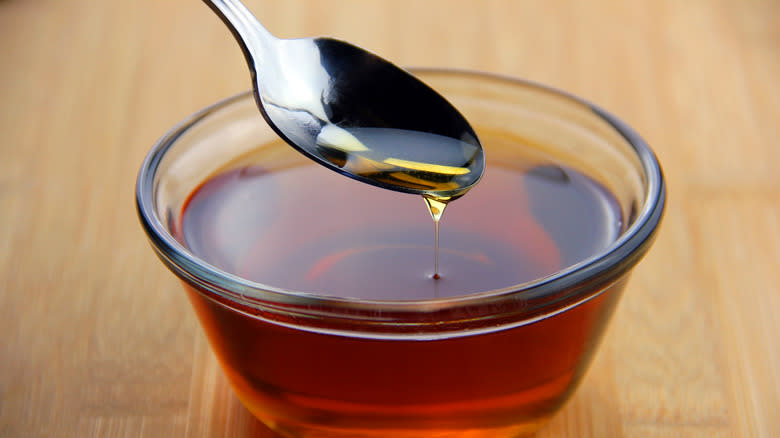 Maple syrup in bowl 