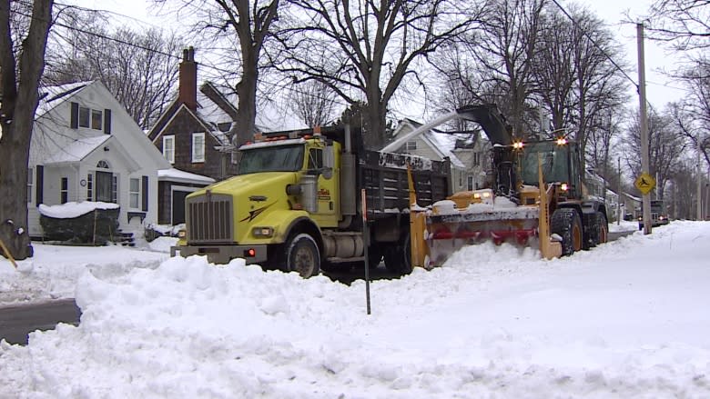 Province, municipalities save on snow clearing this mild winter