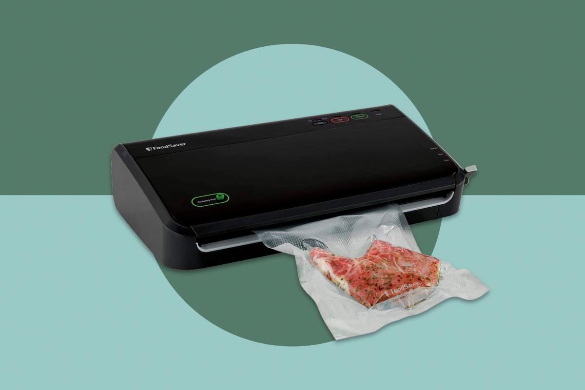 FoodSaver Vacuum Sealing System FM2100