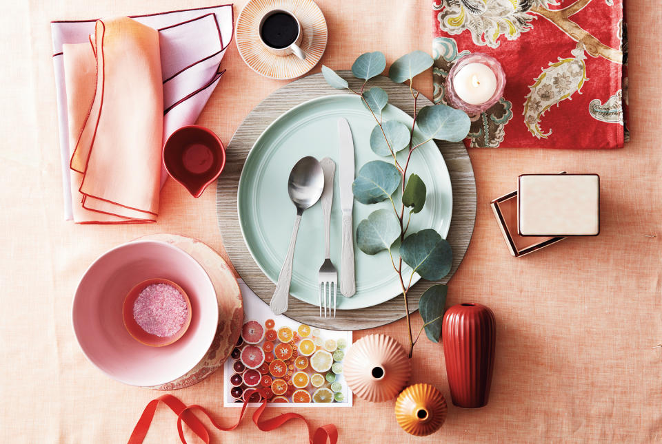 Pastel Plates: Preppy Holiday Table Setting