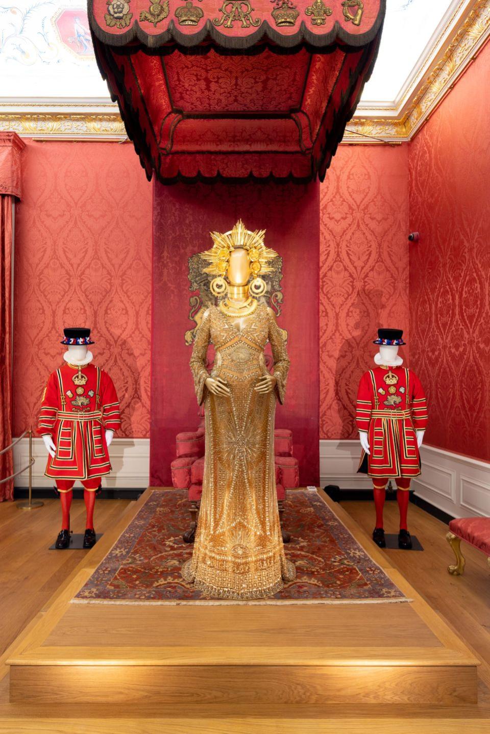 beyonce gold dress at kensington palace