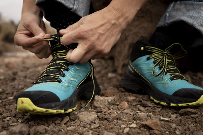 Tying the knots on the SCARPA Rush 2 Mid GTX