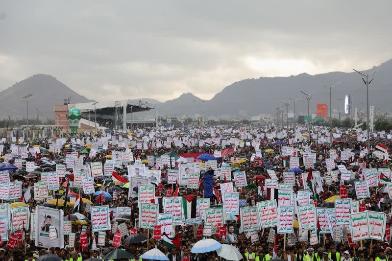 Houthi supporters rally in Sanaa