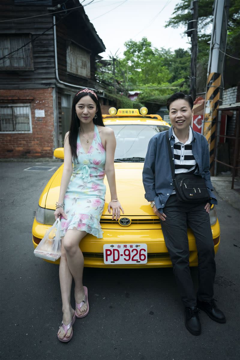 張菁菁（左）和黃舒湄（右）的愛情宣言感動許多觀眾。（圖／華視、LINE TV 提供）