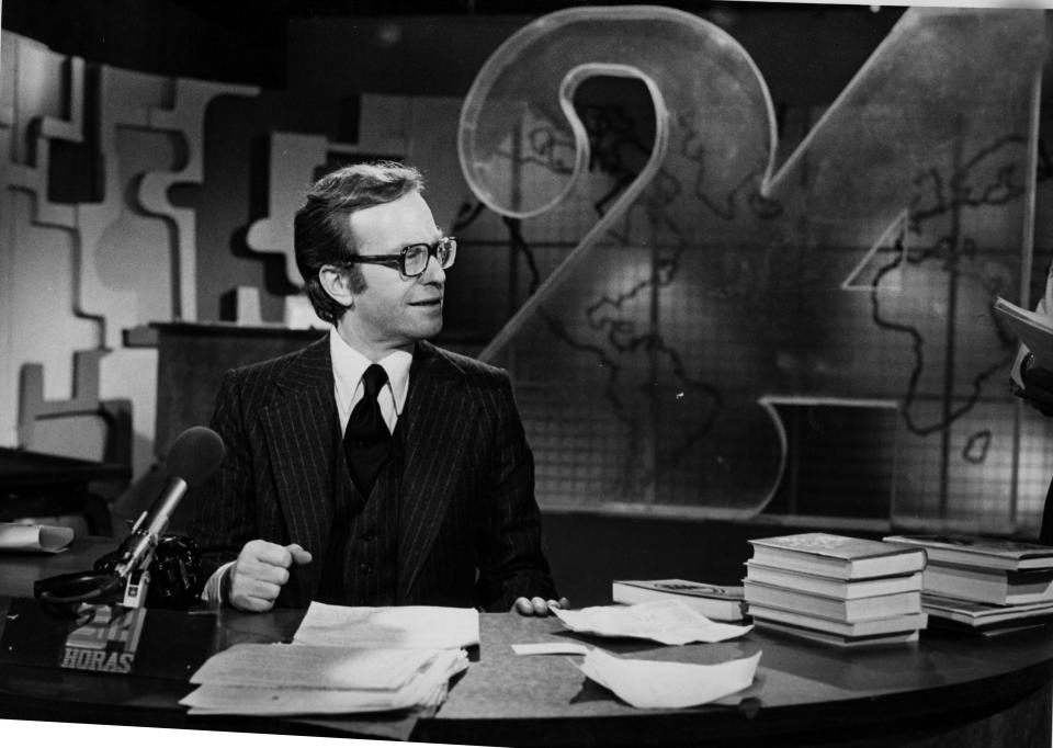 MÉXICO, D.F. Journalism/Periodismo-Jacobo Zabludovsky.- El periodista Jacobo Zabludovsky falleció este jueves 2 de julio de un derrame cerebral, a la edad de 87 años; este 2015 se cumplirían 30 años de su crónica periodística del terremoto de 1985 en esta capital; fue reconocido por el noticiario “24 horas”, el cual permaneció 28 años al aire, del 7 de septiembre de 1970 al 19 de enero de 1998. Foto: Archivo Agencia EL UNIVERSAL/JMA