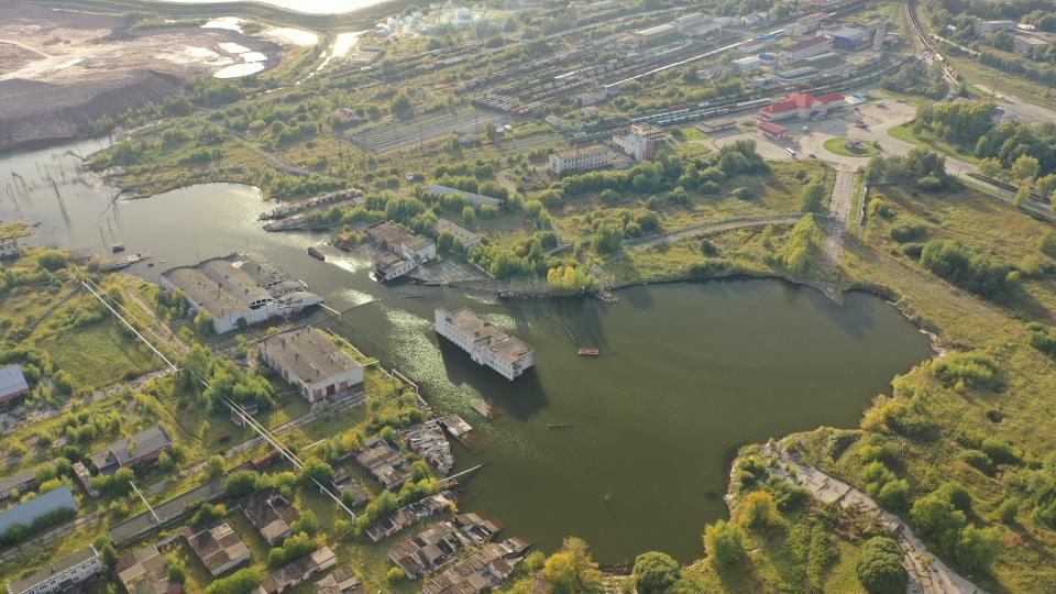 a town with a large lake in the middle that collapsed into a sinkhole