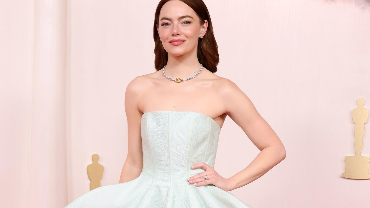 hollywood, california march 10 emma stone attends the 96th annual academy awards on march 10, 2024 in hollywood, california photo by john shearerwireimage